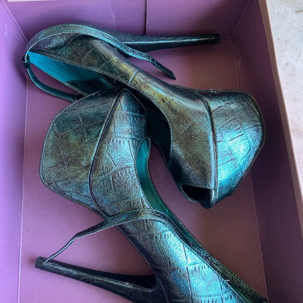 Blue semi-platform heels